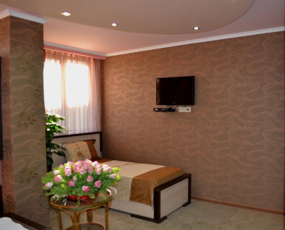 New Baxos Hotel Γιερεβάν Δωμάτιο φωτογραφία